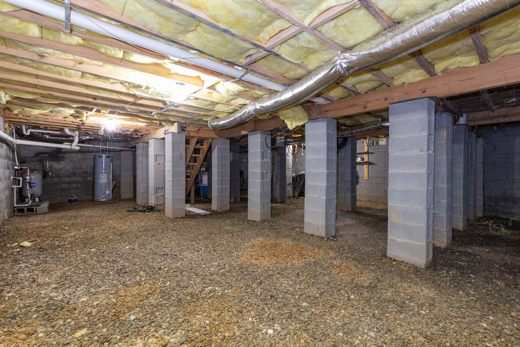Crawl space mold removal in St. John's